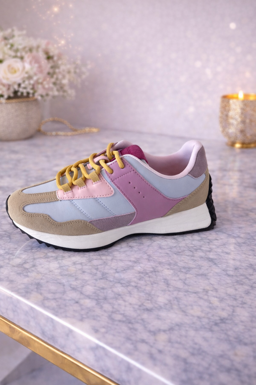 Multicolour trainer