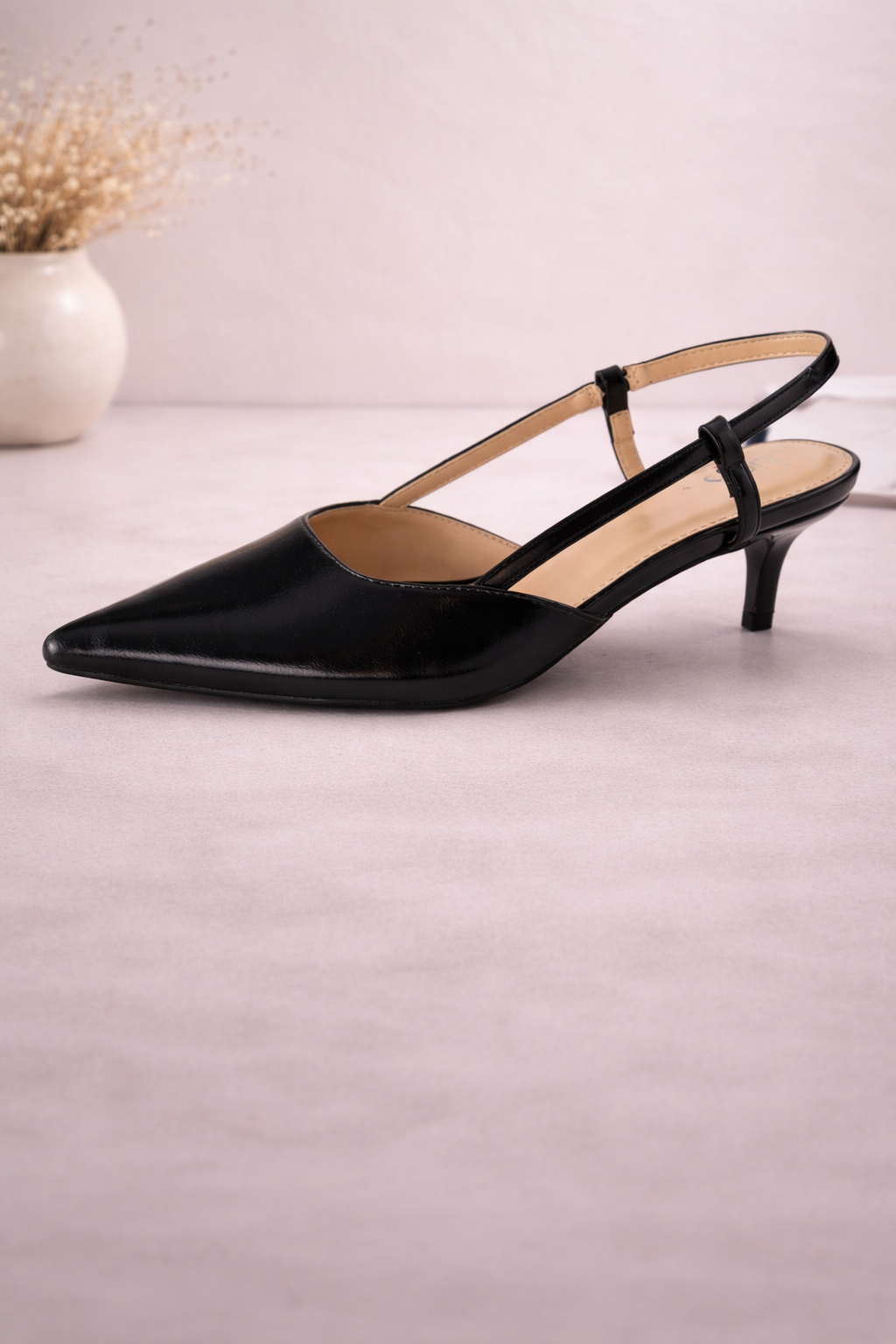 Slingback pointed kitten heel