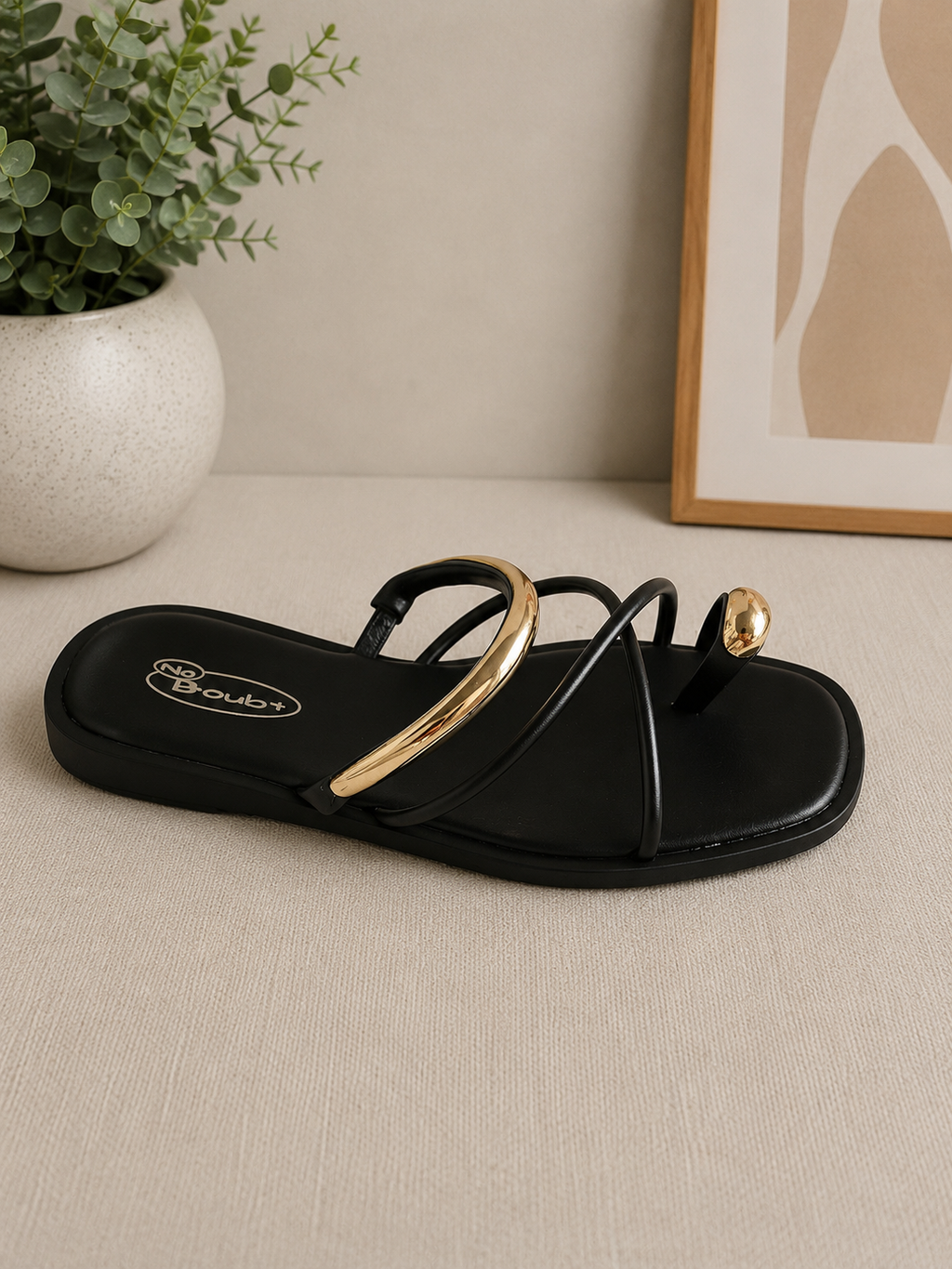 Gold detailed sandal