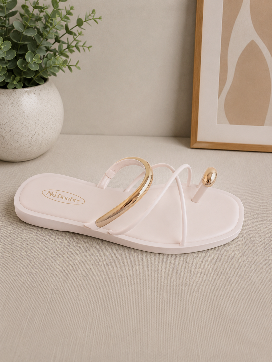 Gold detailed sandal