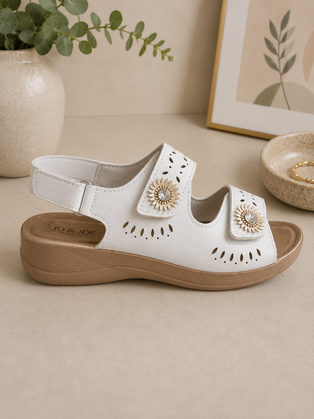 Ladies Velcro strap sandals