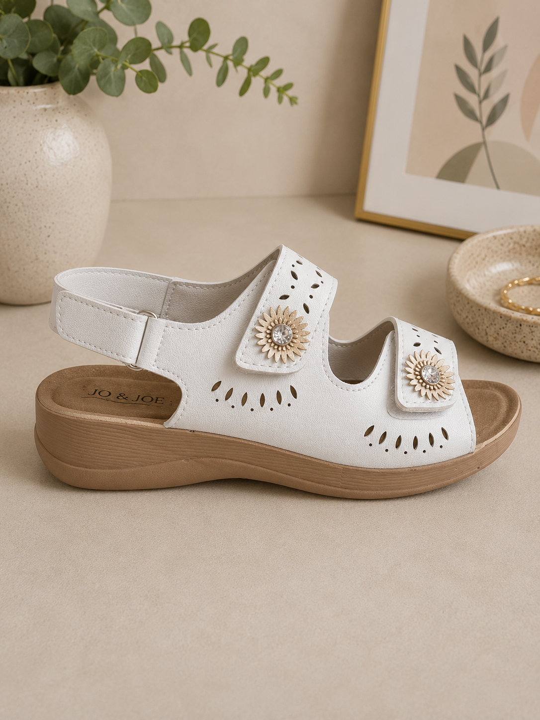 Ladies Velcro strap sandals