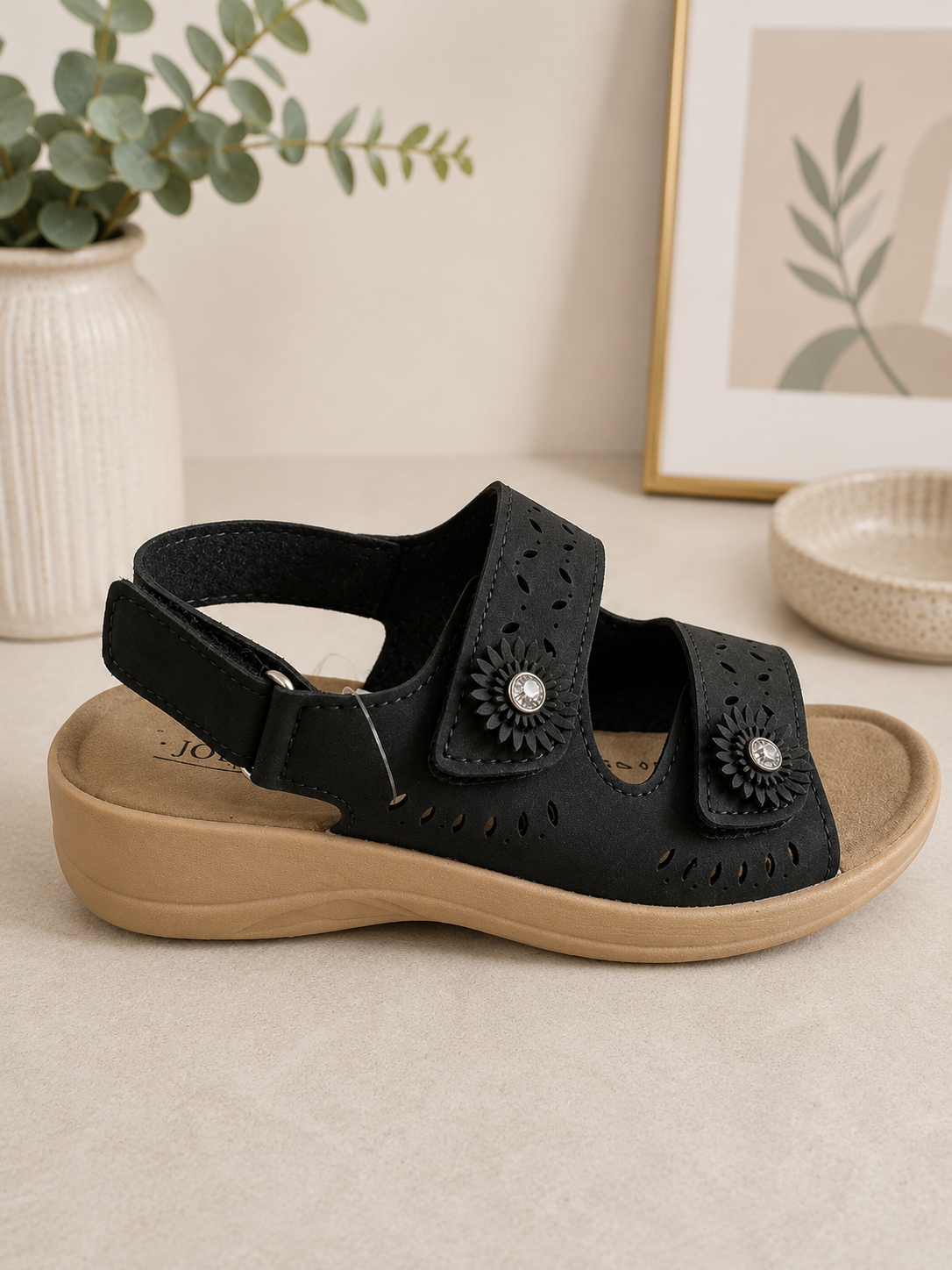 Ladies Velcro strap sandals