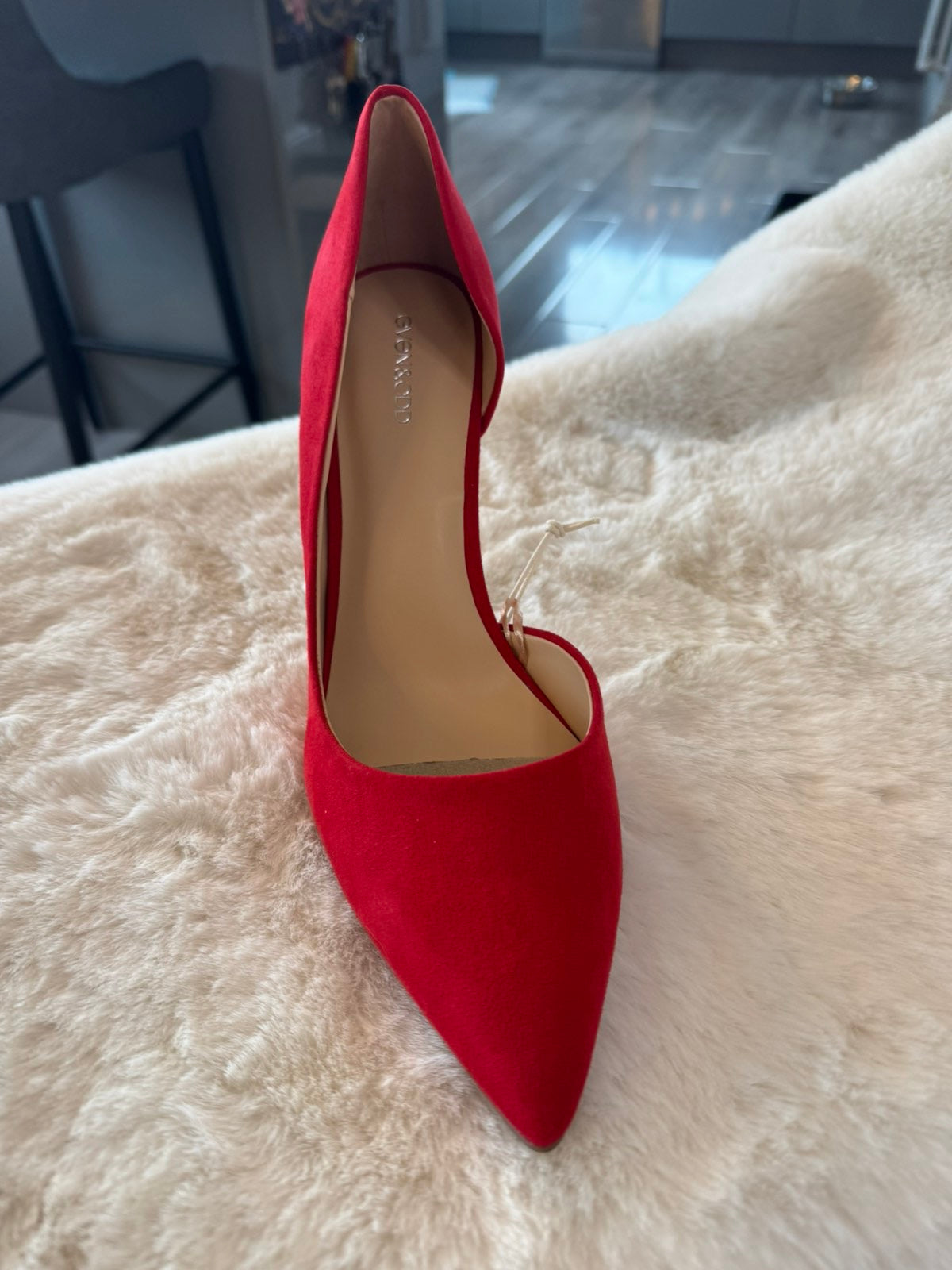 Classic heel