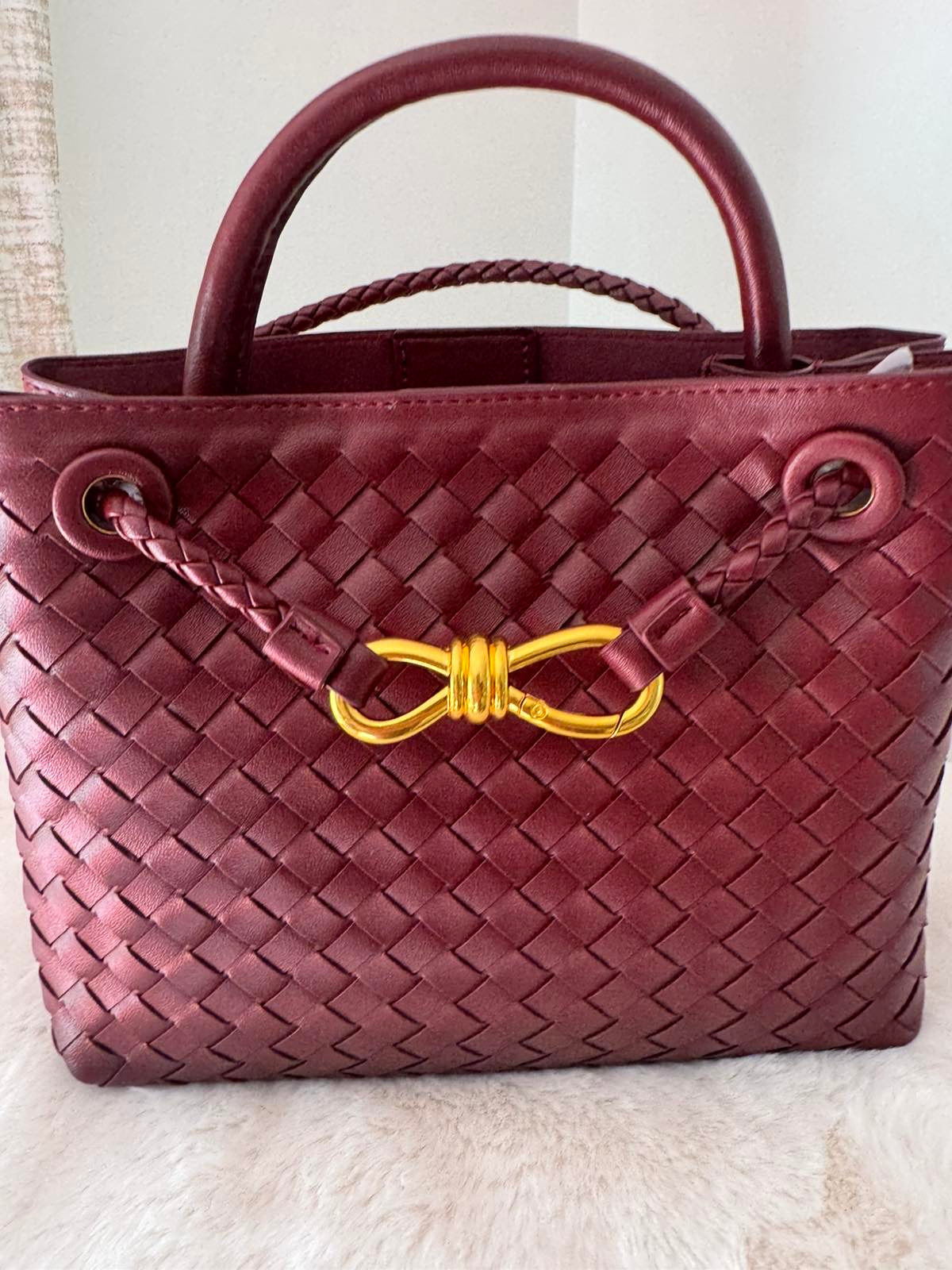 Knot detail woven bag