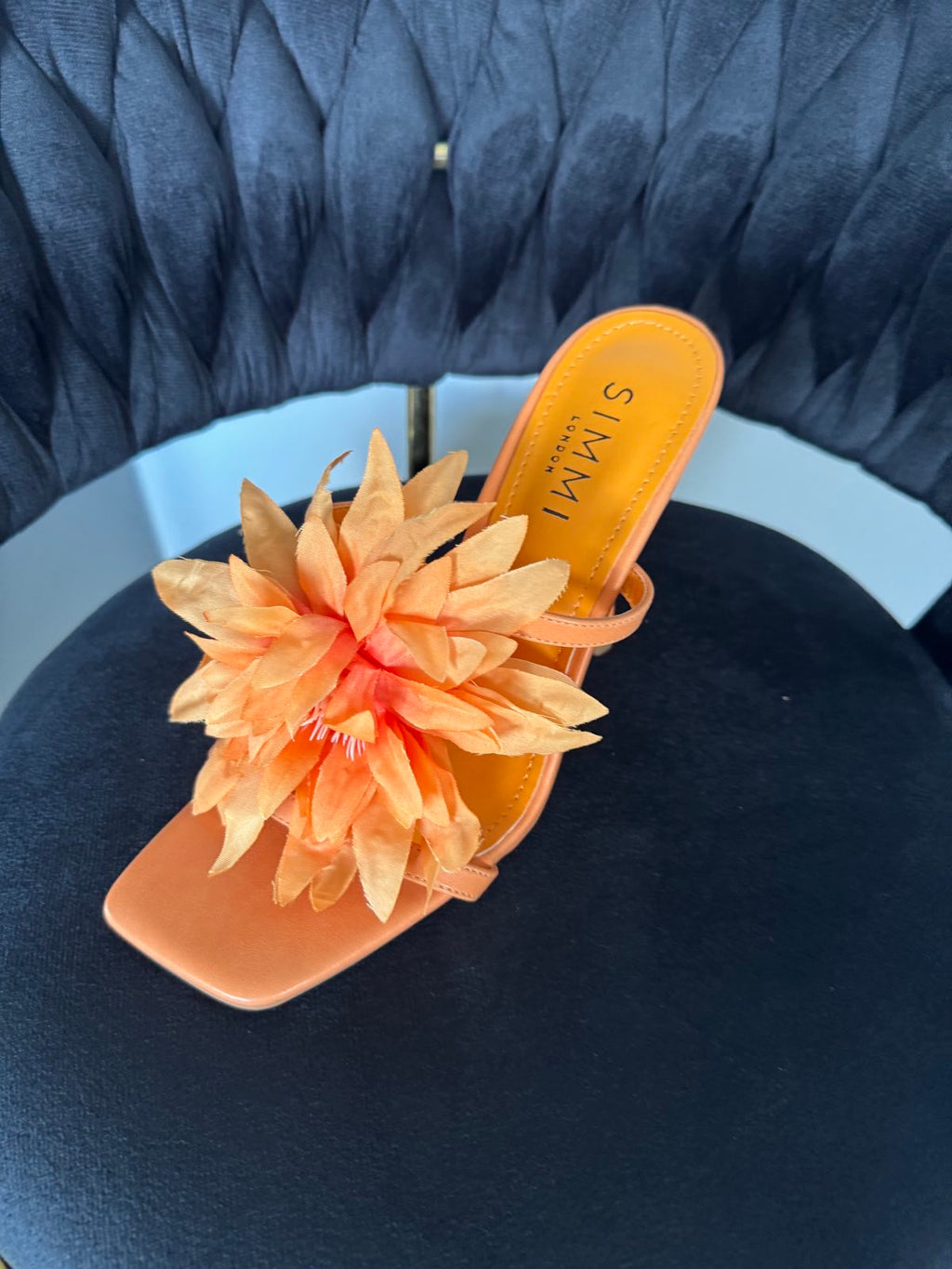 Flower detail Mule