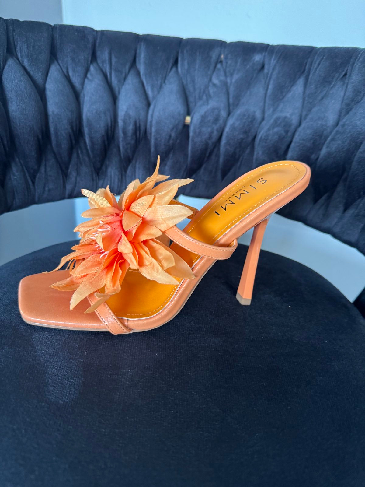 Flower detail Mule