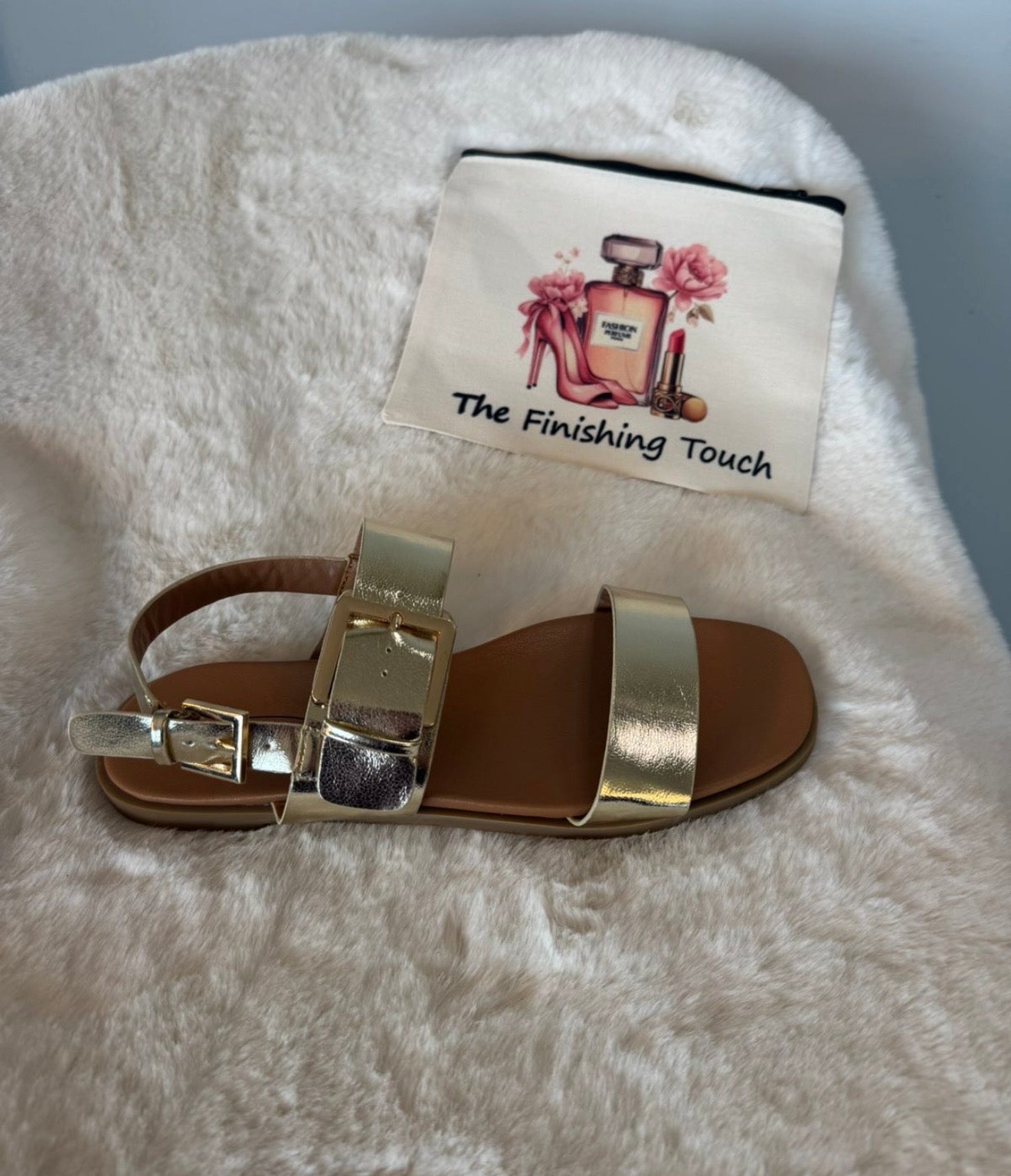 Flat buckle sandal