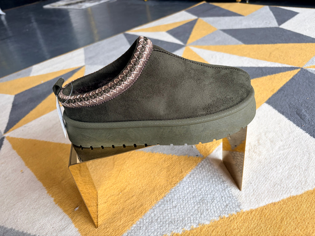 Suede slipper