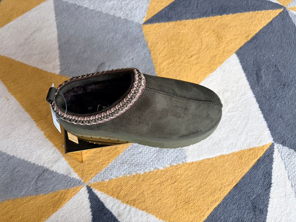 Suede slipper