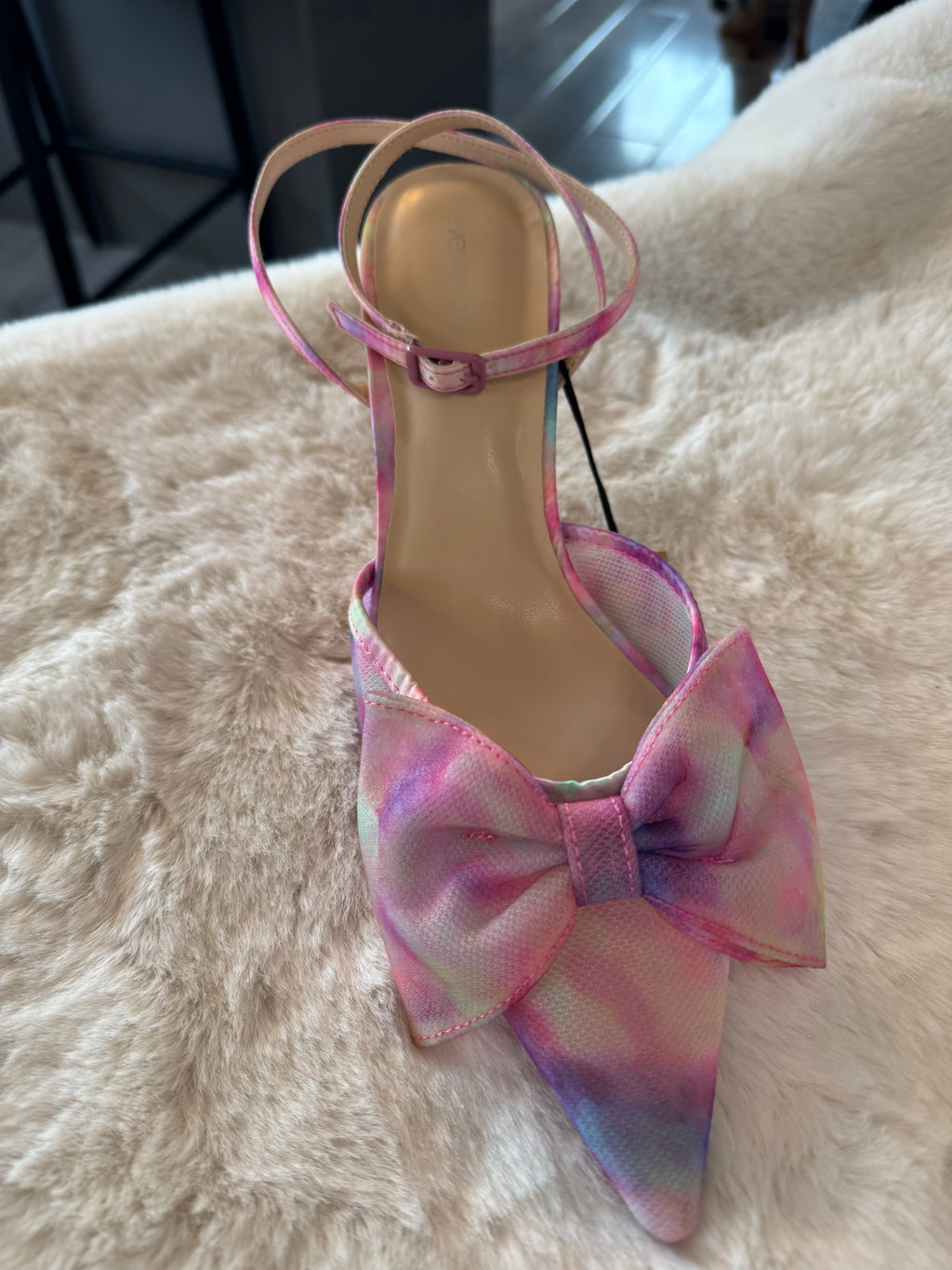 Classic slingback heel