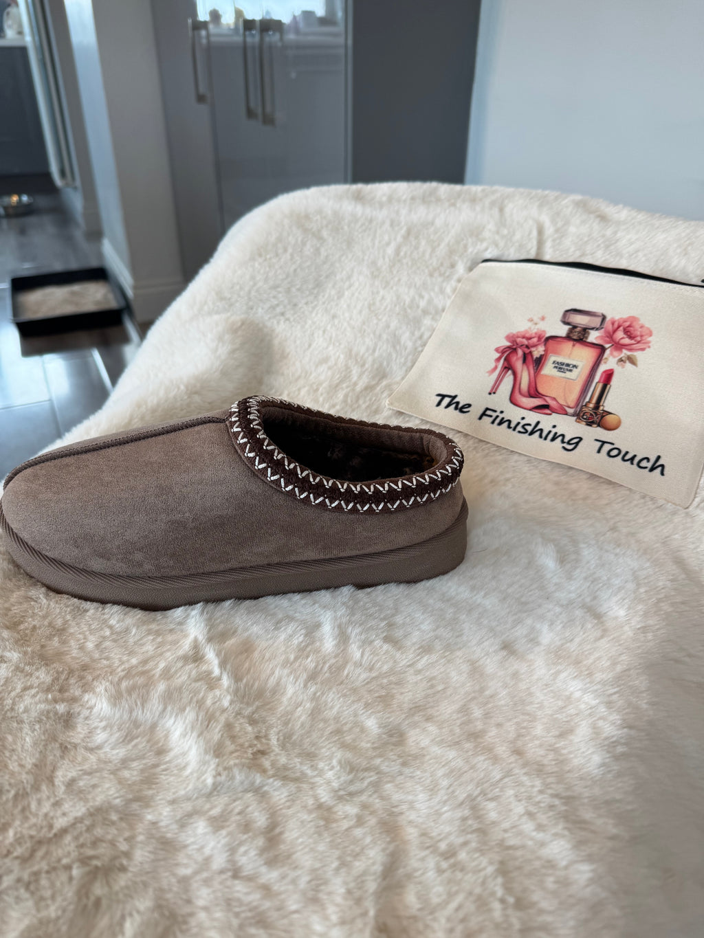 Suede slipper