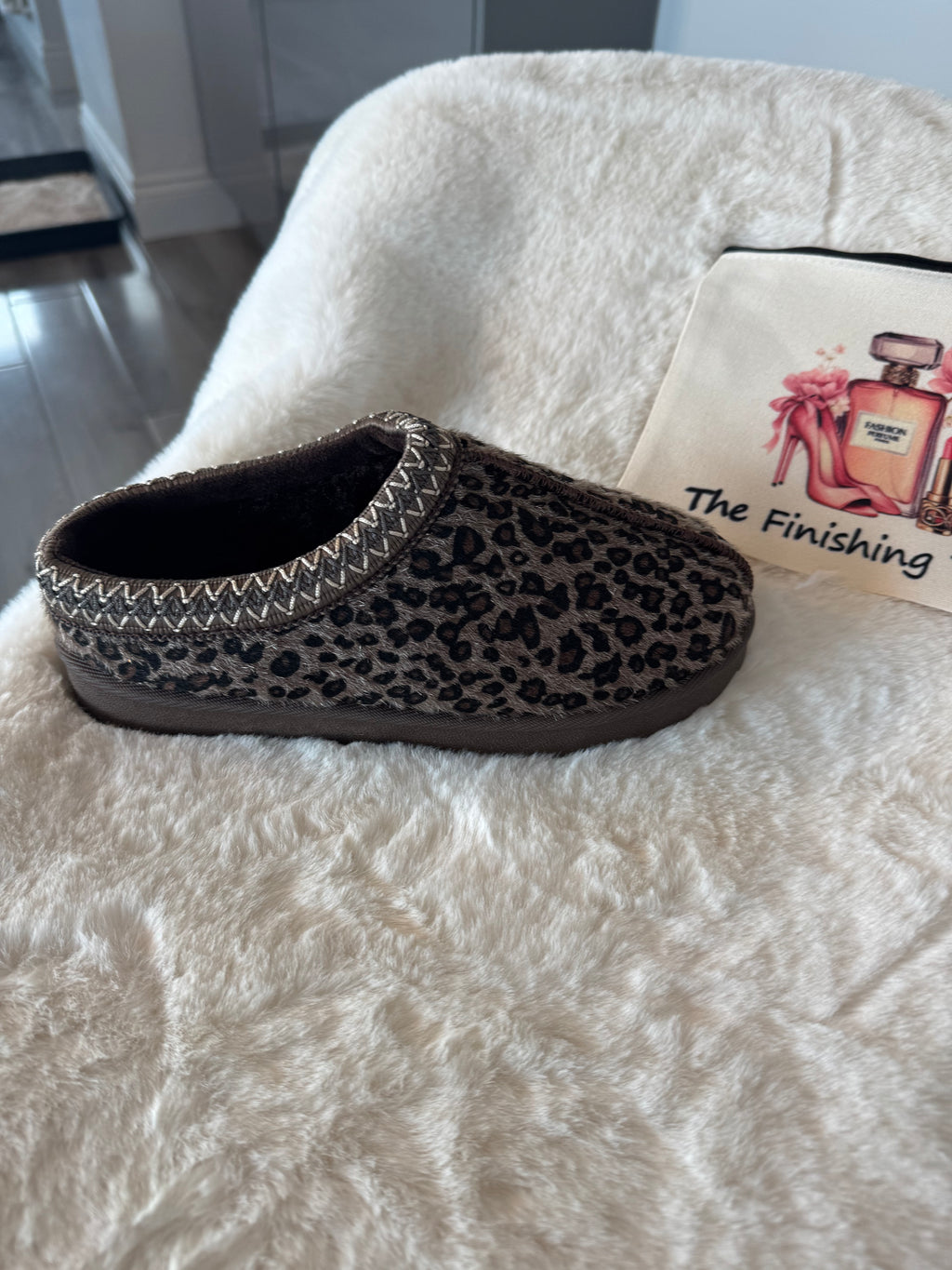 Suede slipper