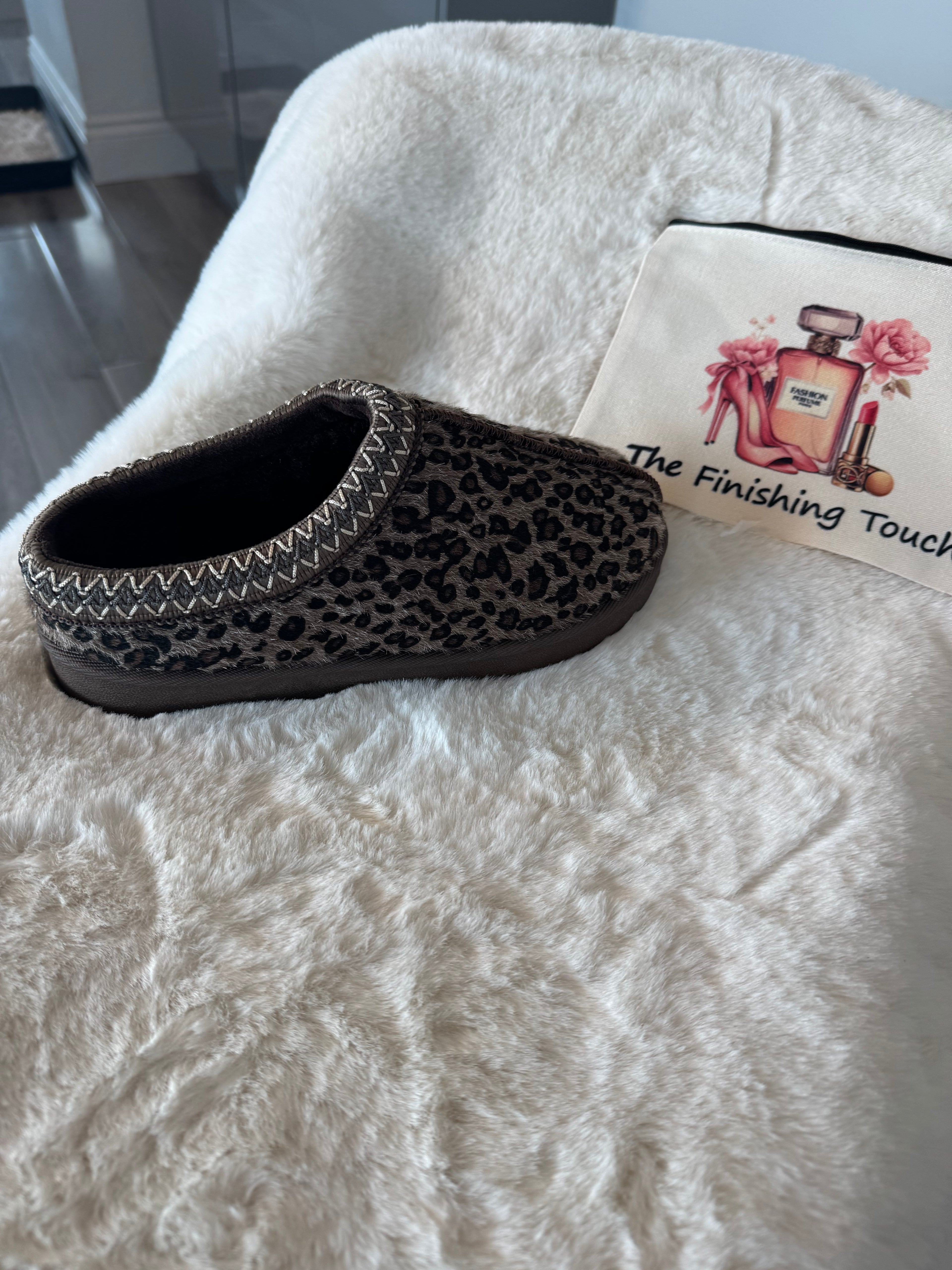 Suede slipper