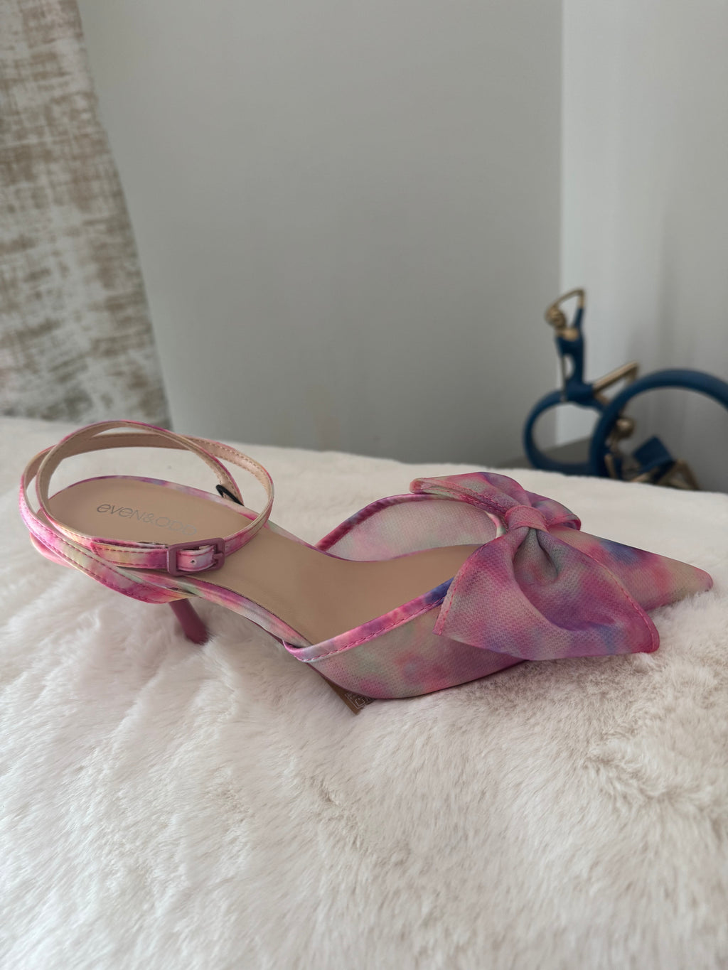 Classic slingback heel