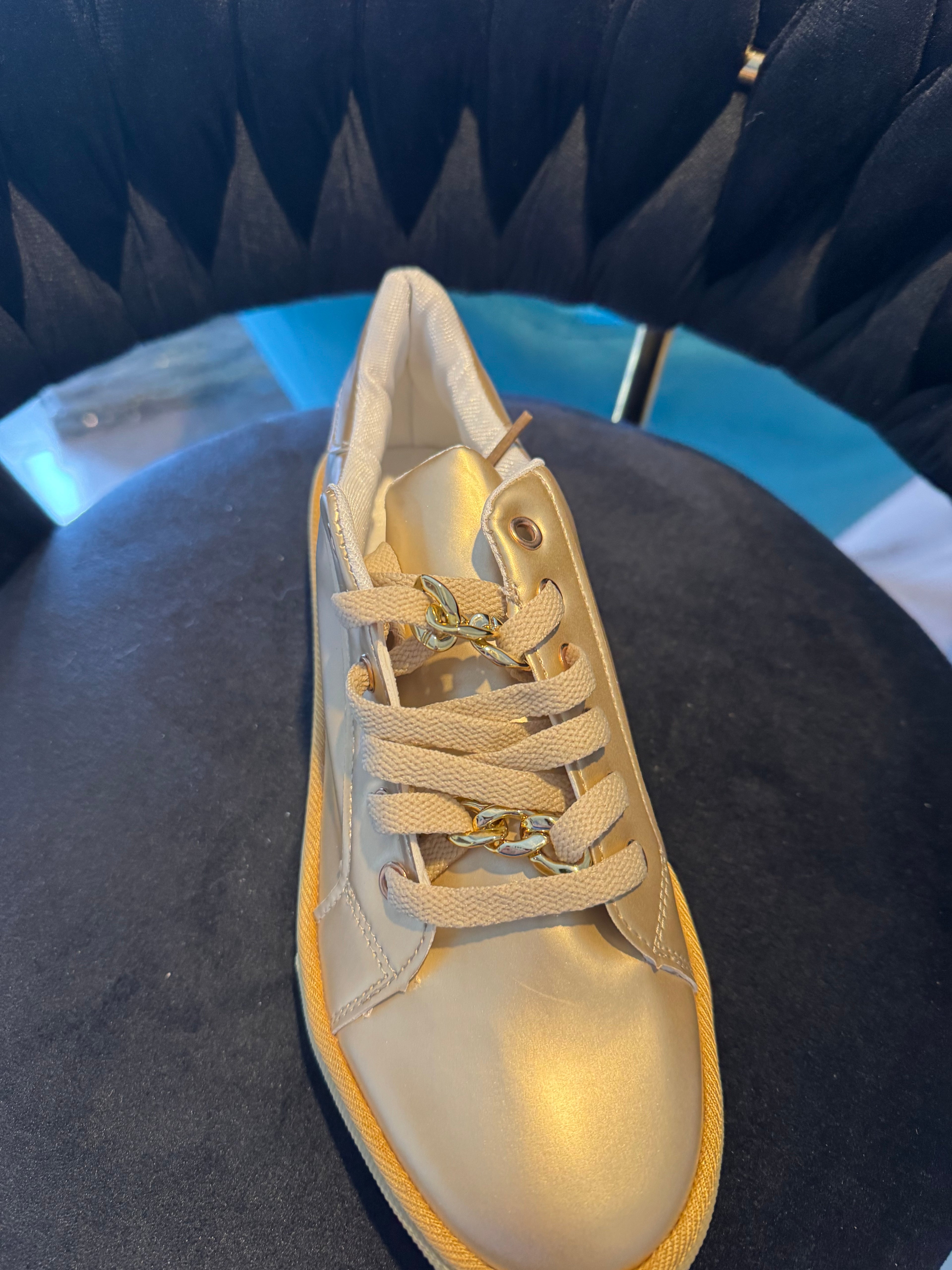 Orthopedic sneakers