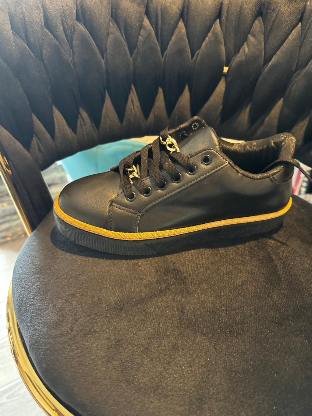 Orthopedic sneakers