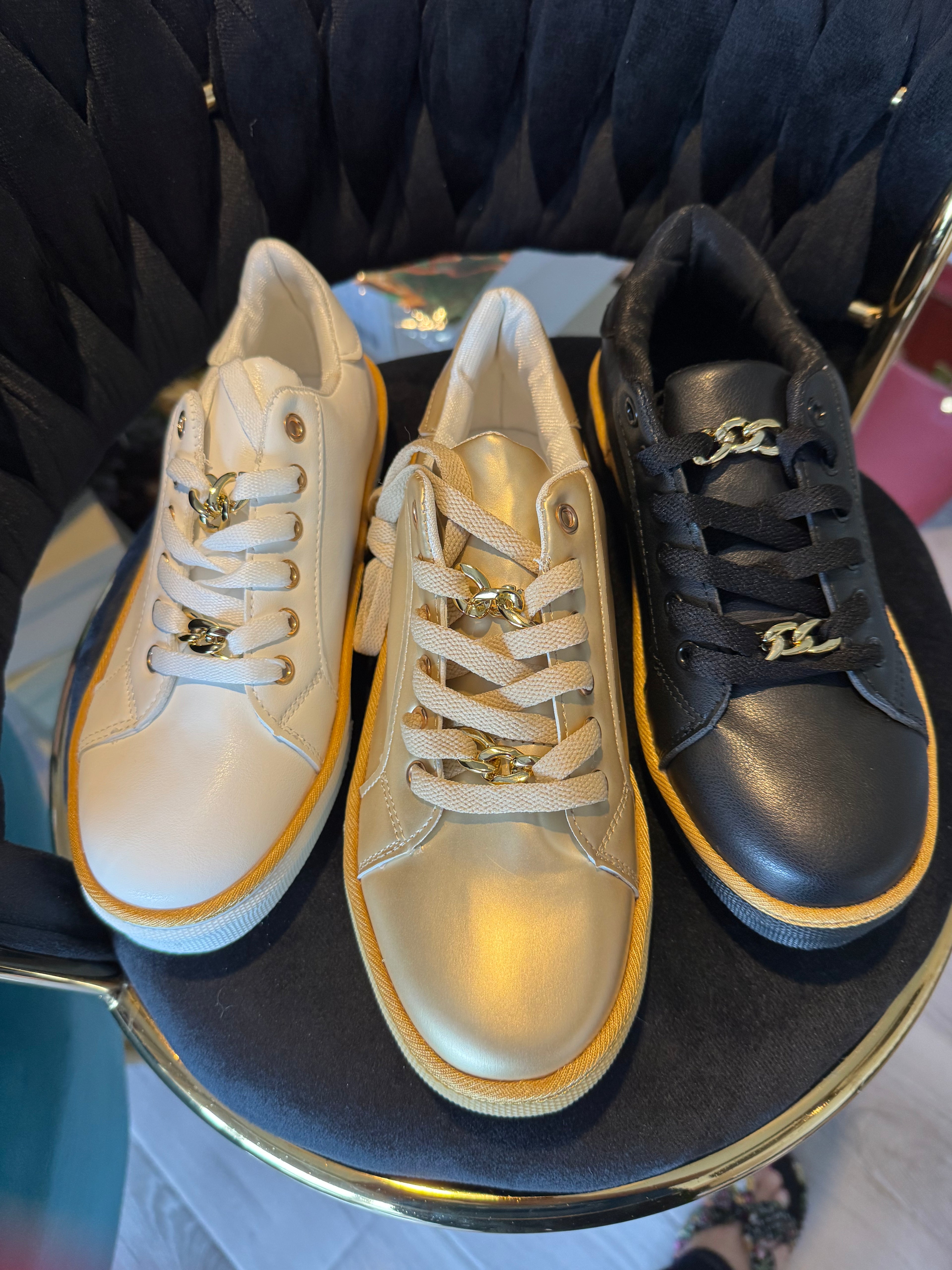 Orthopedic sneakers