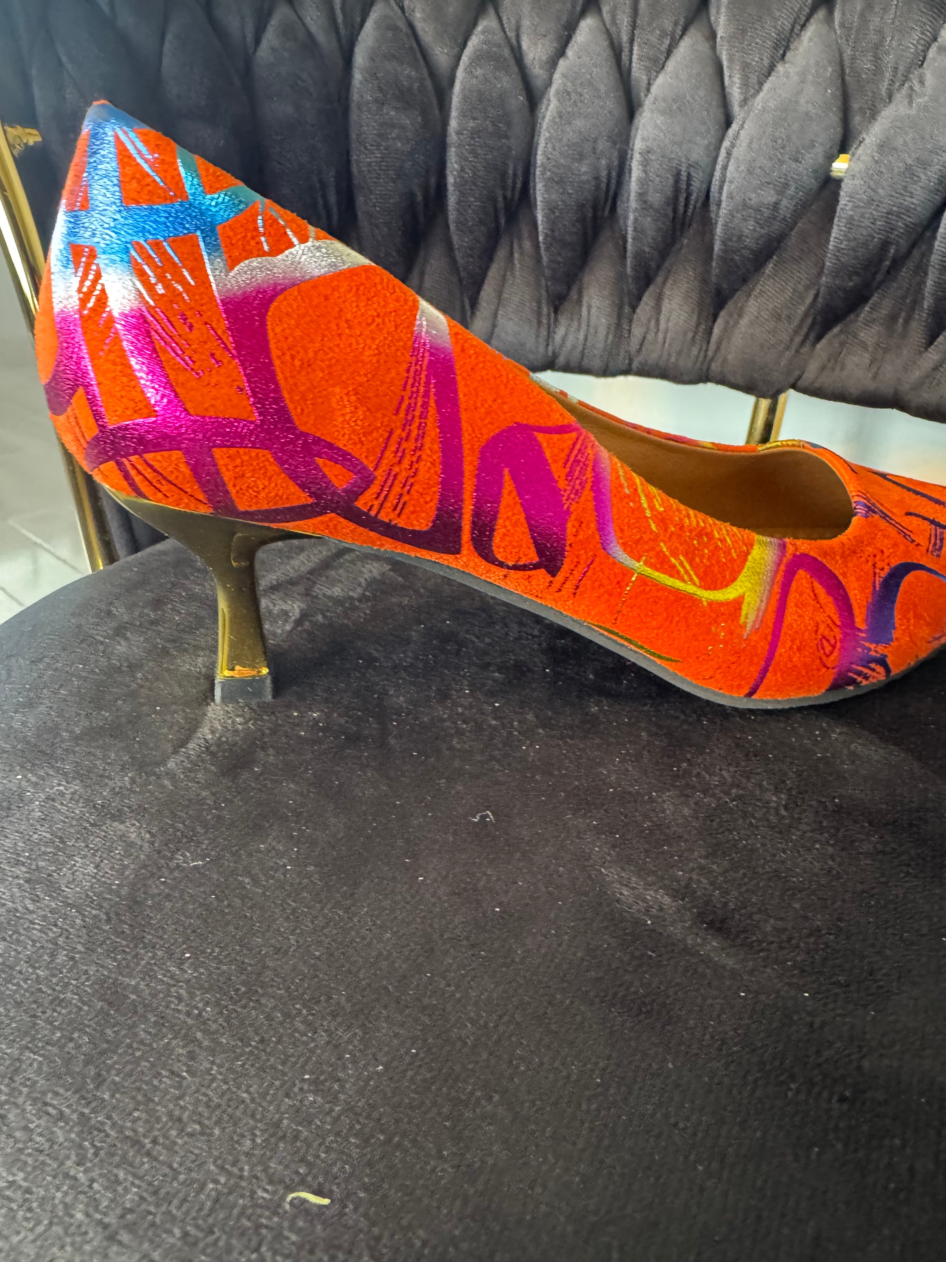 Kitten heel pointer